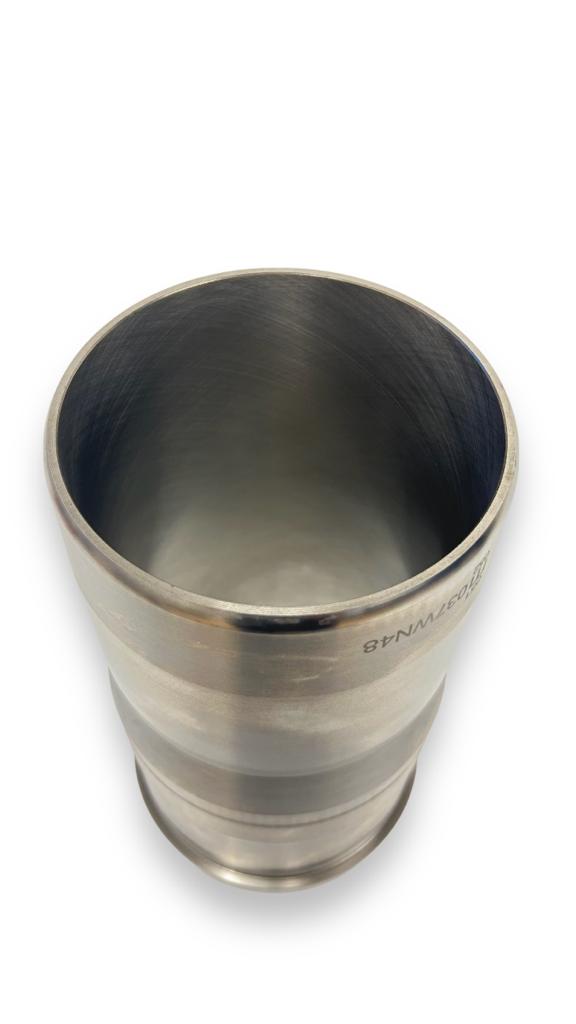 Cylinder Liner with seal for Volvo D12 Engine