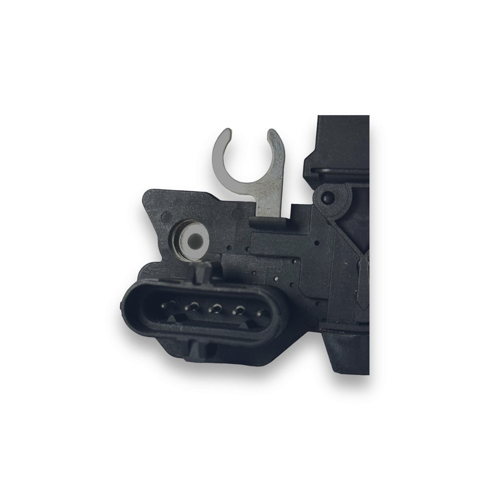 Volvo Alternator Voltage Regulator 24V.  20523391 ( BOSCH 144119 )